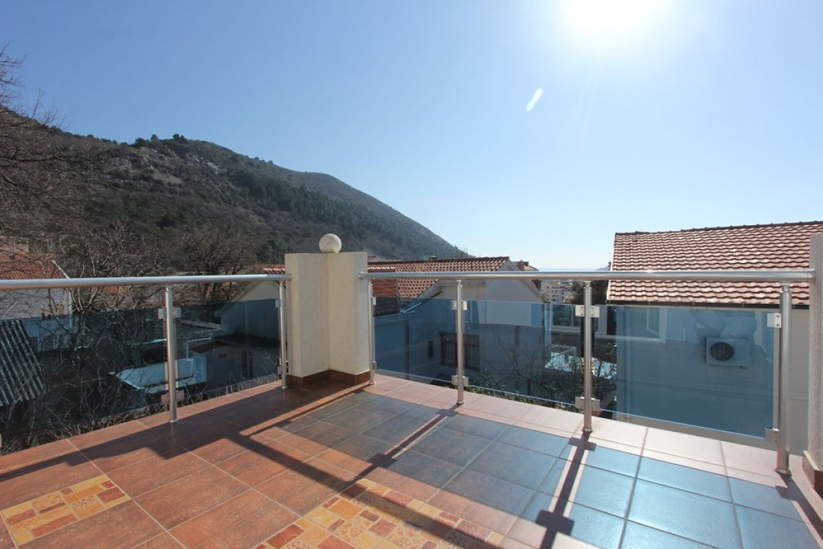 Maison urbaine à Budva, Monténégro, 476 m² - image 1