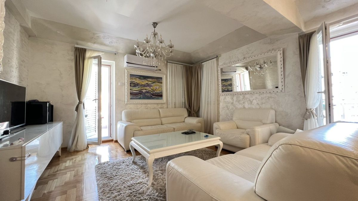 Flat in Budva, Montenegro, 90 m² - picture 1