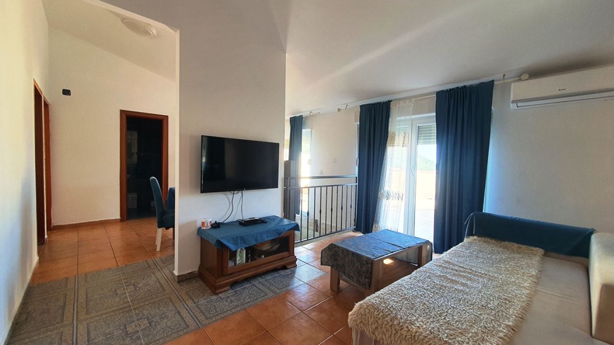 Flat in Budva, Montenegro, 160 m² - picture 1