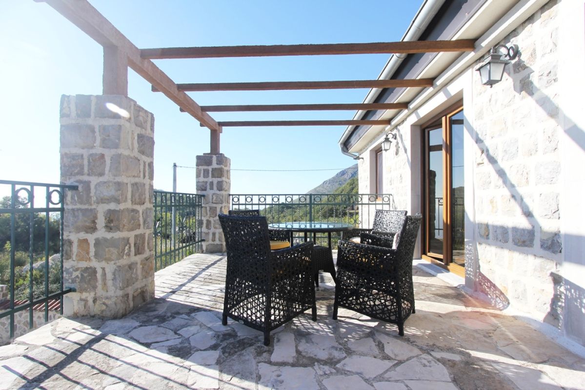 Casa a Petrovac, Montenegro, 466 m² - foto 2