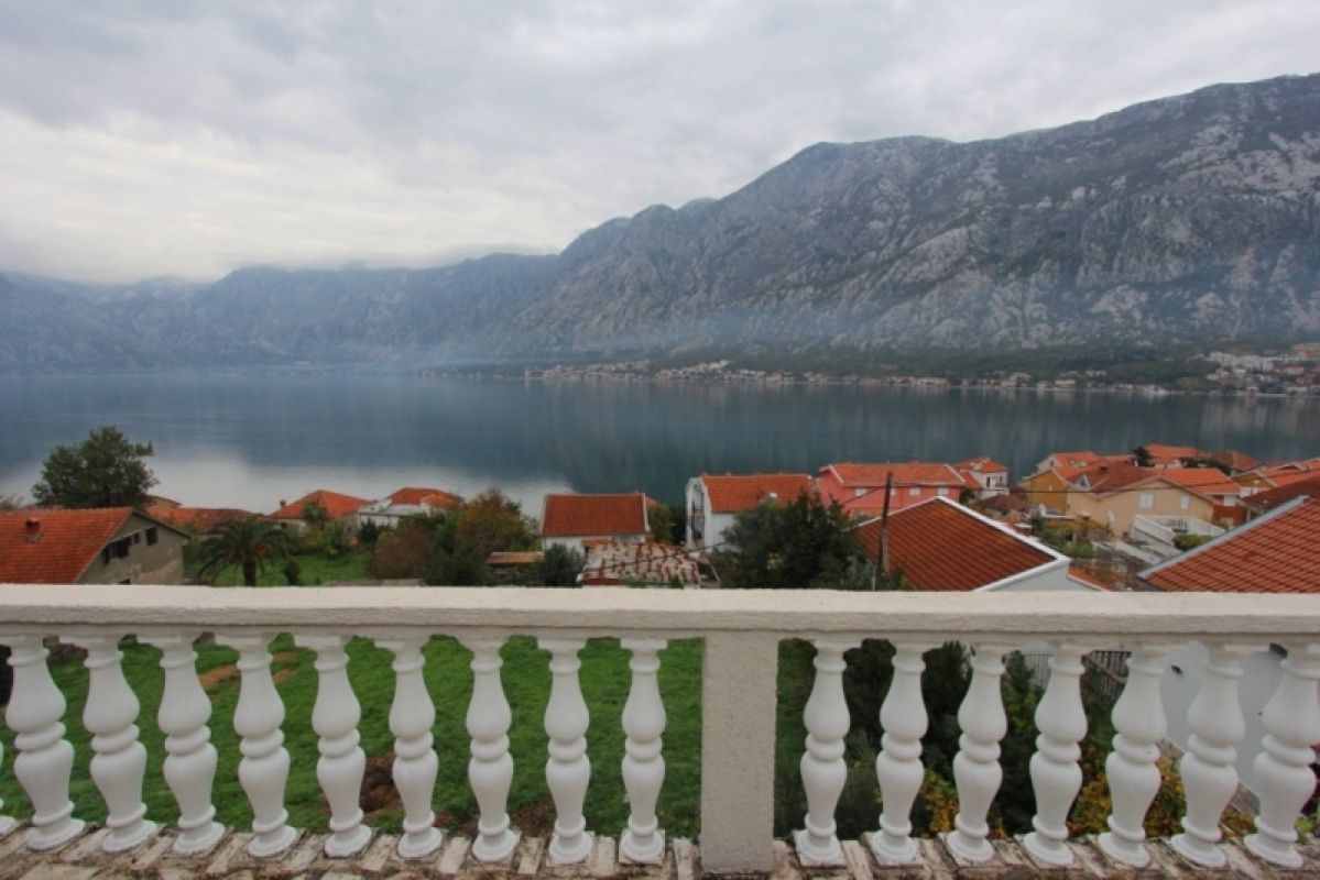 Maison à Kotor, Monténégro, 232 m² - image 1