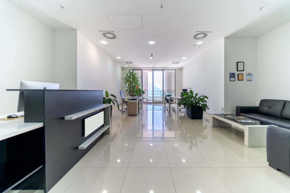 Oficina en Budva, Montenegro, 70 m² - imagen 1