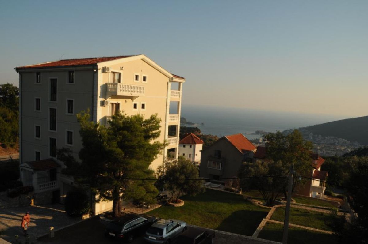 Casa a Budva, Montenegro, 1 000 m² - foto 4