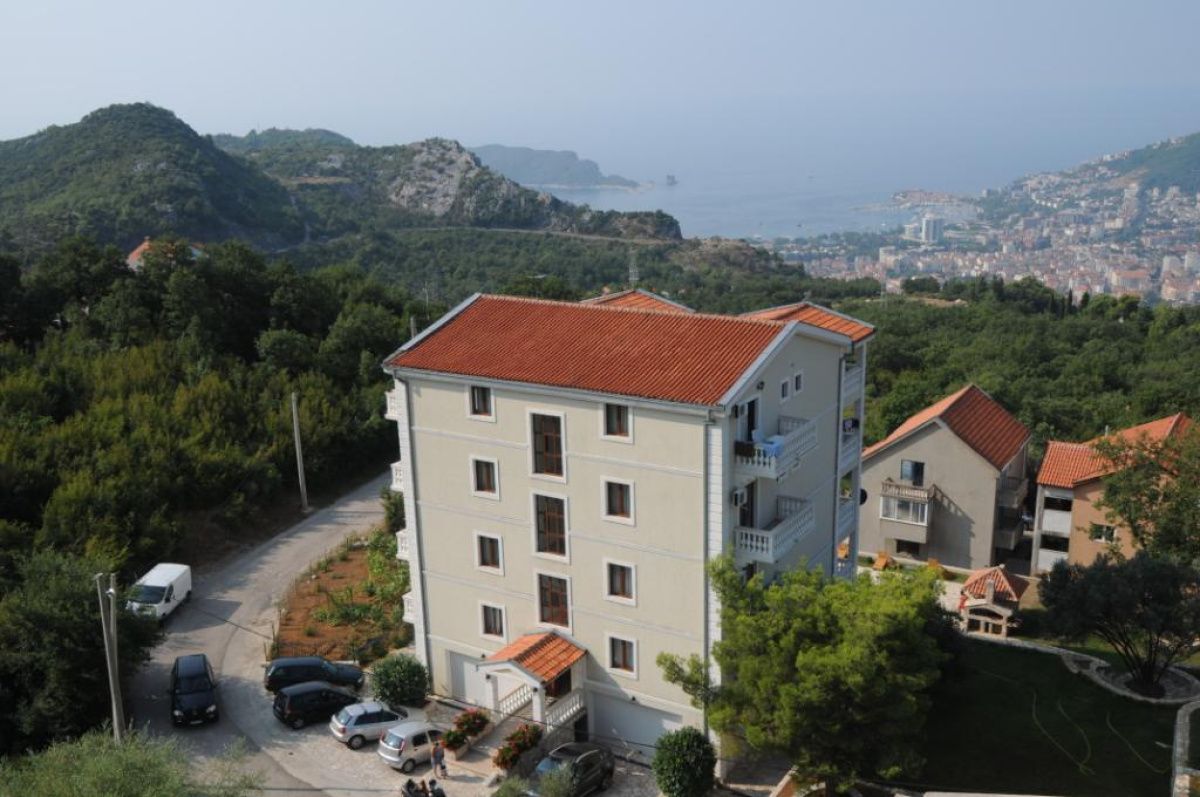 Casa a Budva, Montenegro, 1 000 m² - foto 9