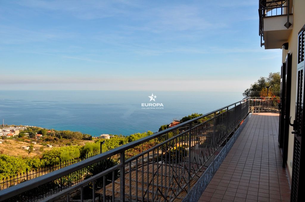 Villa a San Remo, Italia, 270 m² - foto 2