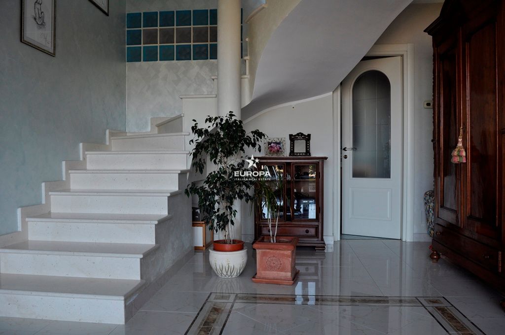 Villa a San Remo, Italia, 270 m² - foto 12