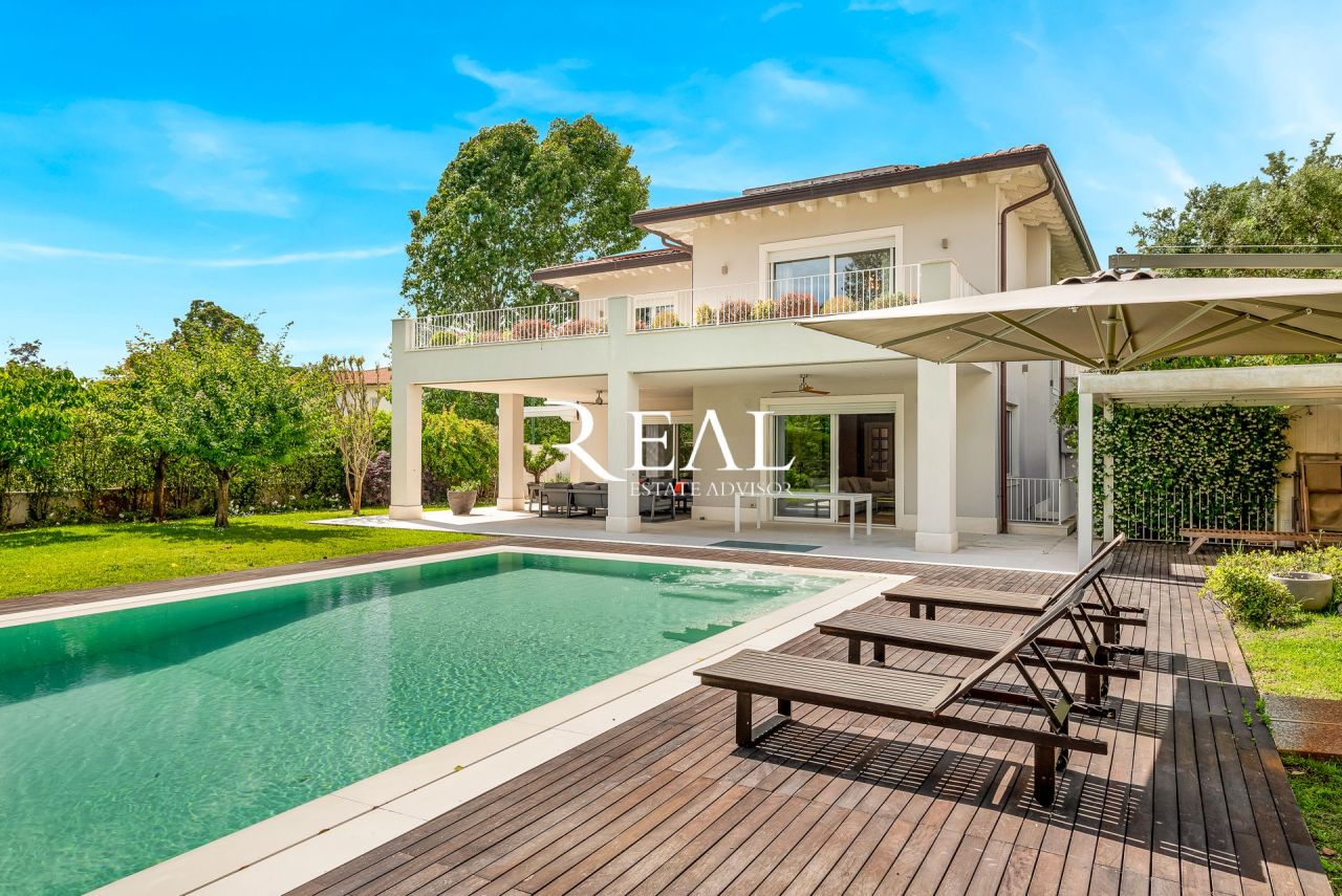 Villa in Forte dei Marmi, Italien, 430 m² - Foto 1