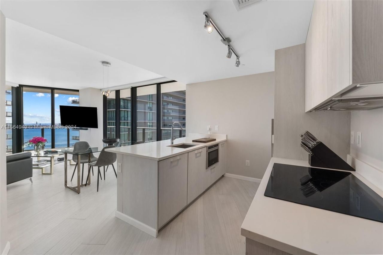 Flat in Miami, USA, 110 m² - picture 6