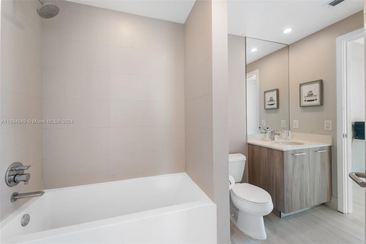 Flat in Miami, USA, 110 m² - picture 15