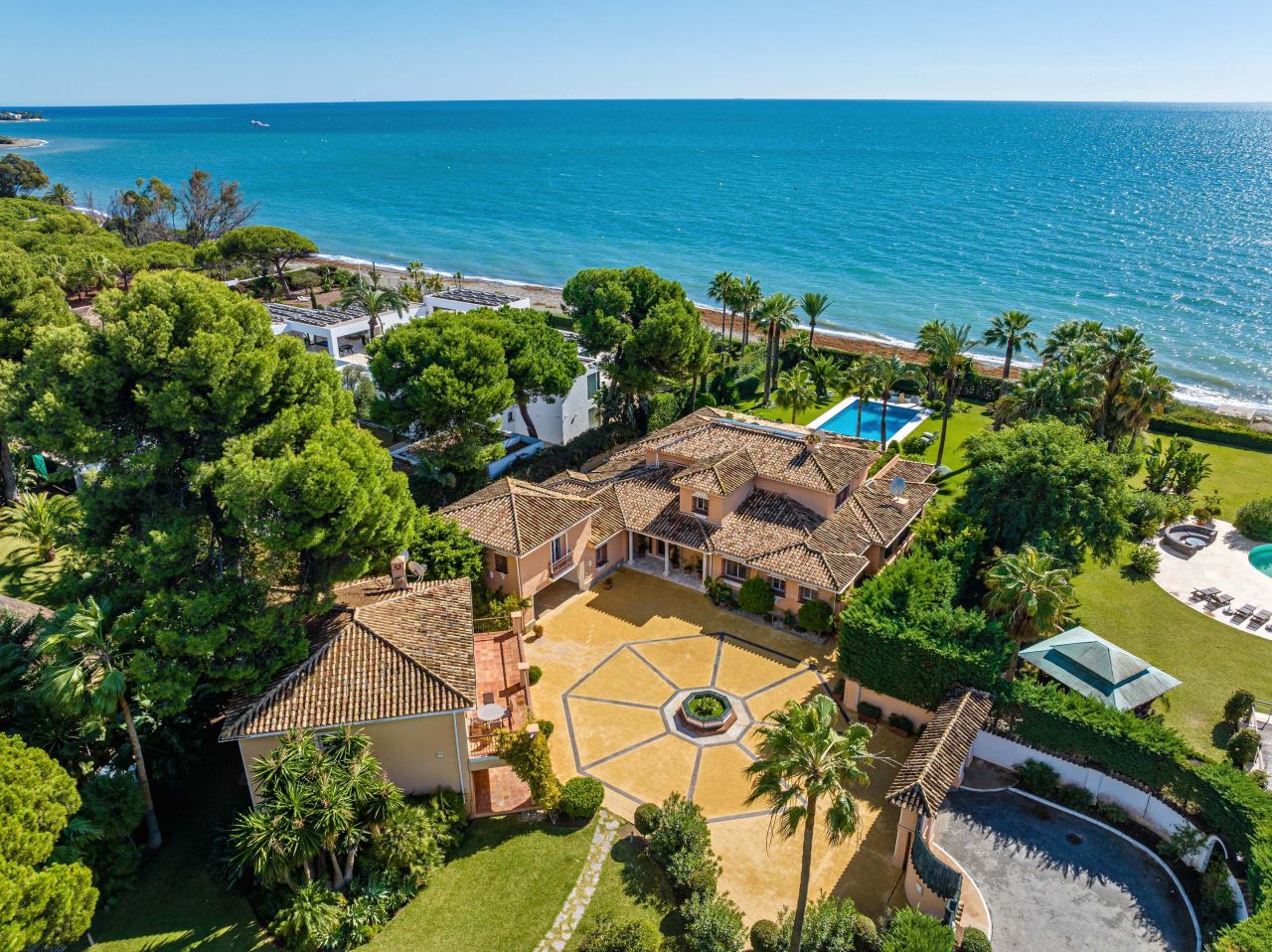 Casa en la Costa del Sol, España, 735 m² - imagen 1