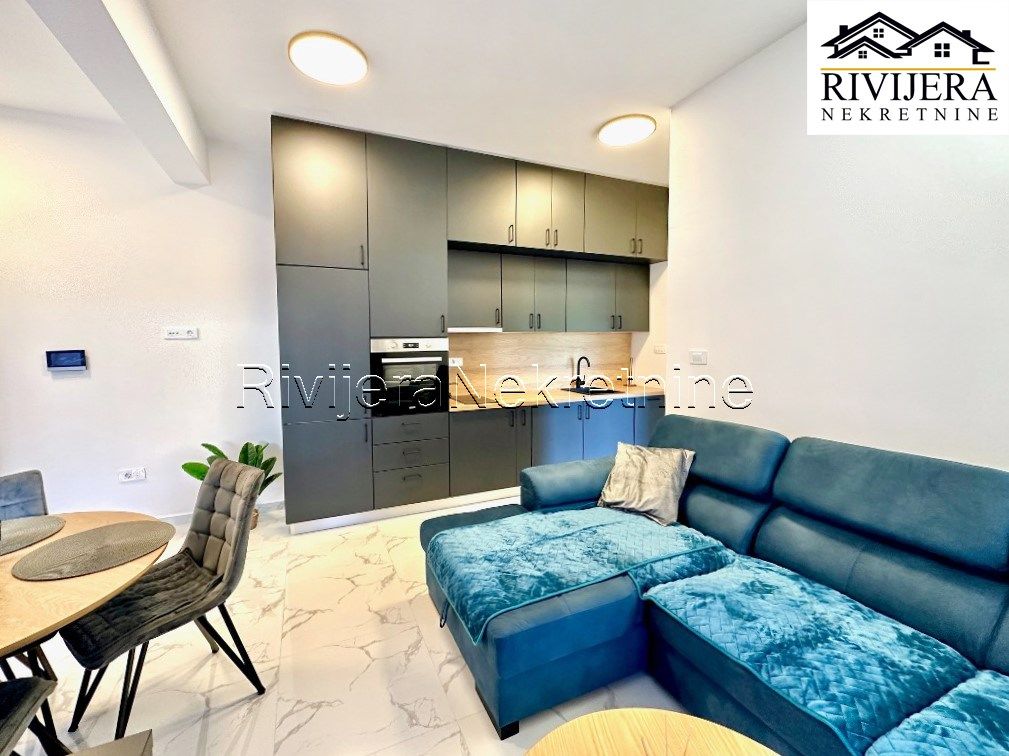 Appartement à Herceg-Novi, Monténégro, 44 m² - image 1