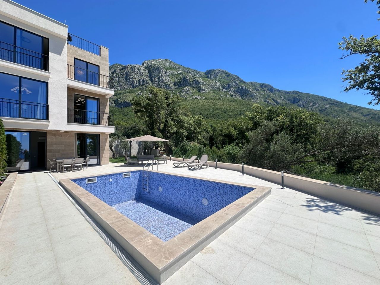 Cabaña en Budva, Montenegro, 220 m² - imagen 16