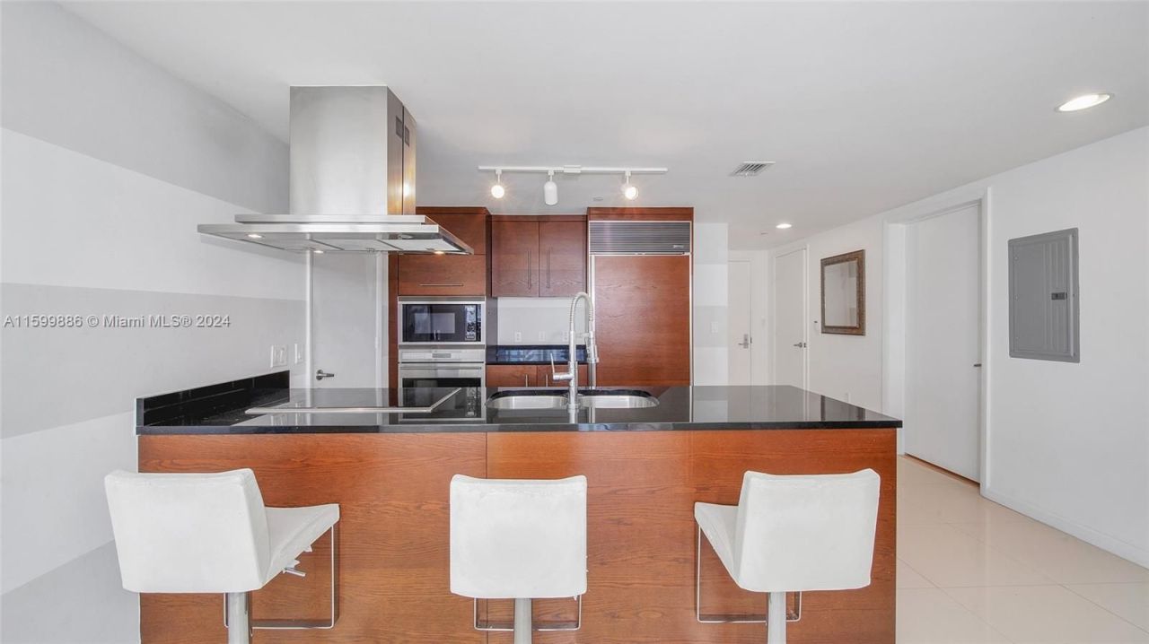 Piso en Miami, Estados Unidos, 120 m² - imagen 7