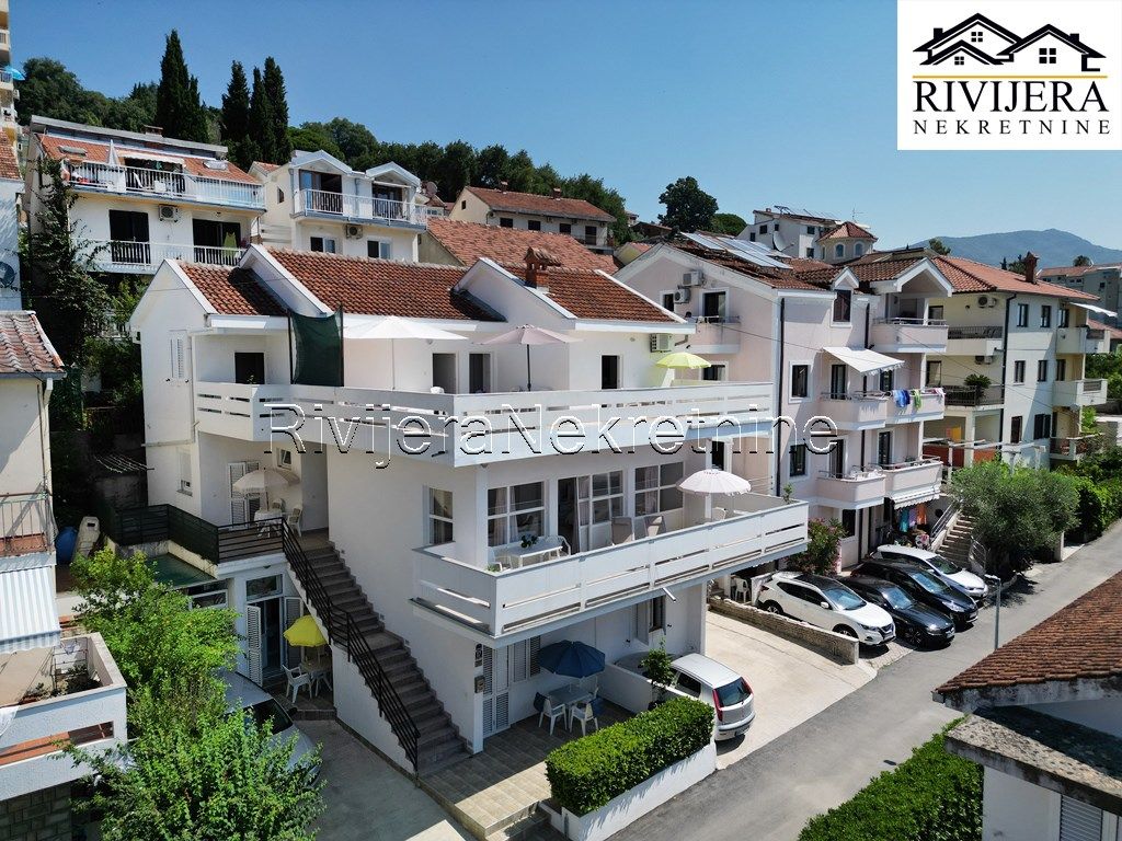 Haus in Herceg-Novi, Montenegro, 378 m² - Foto 1