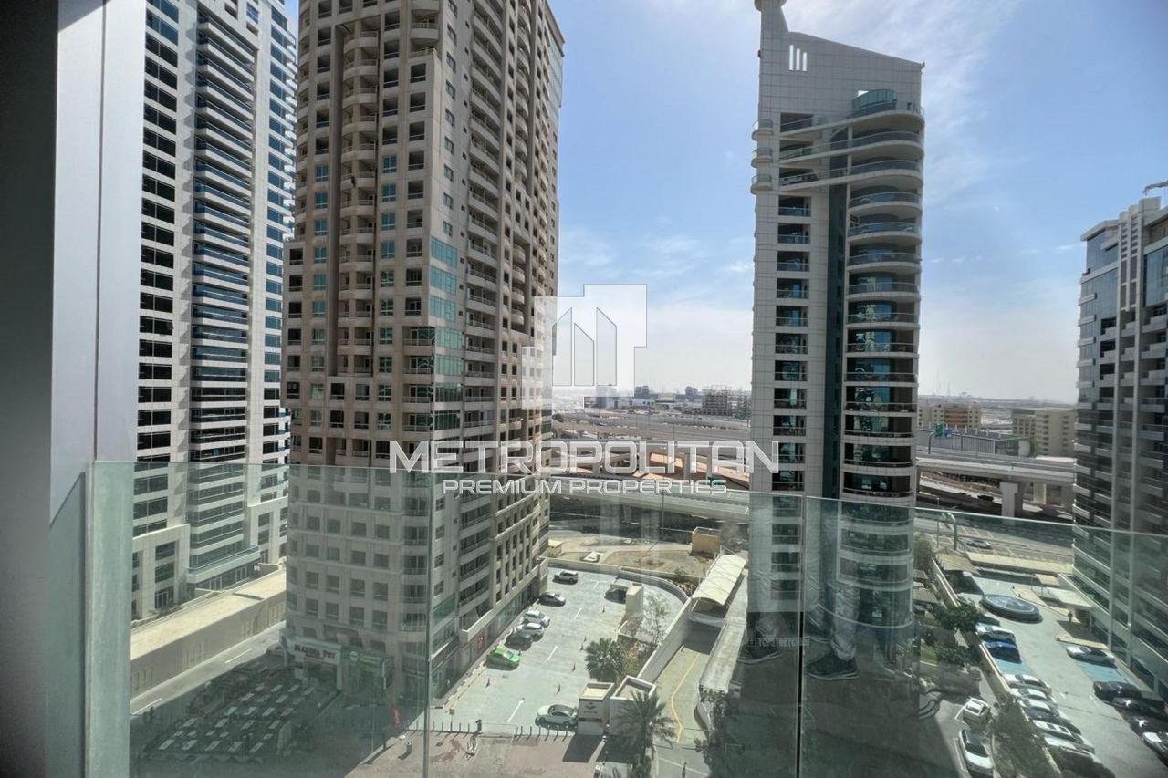 Apartment in Dubai, UAE, 86 m² - picture 1