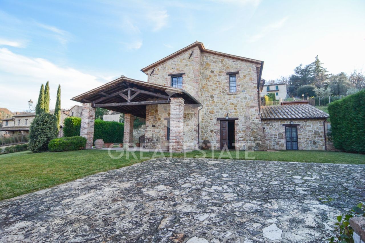 Haus in Montecchio, Italien, 242.55 m² - Foto 1