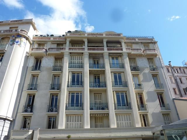 Flat in Nice, France, 58.25 m² - picture 1