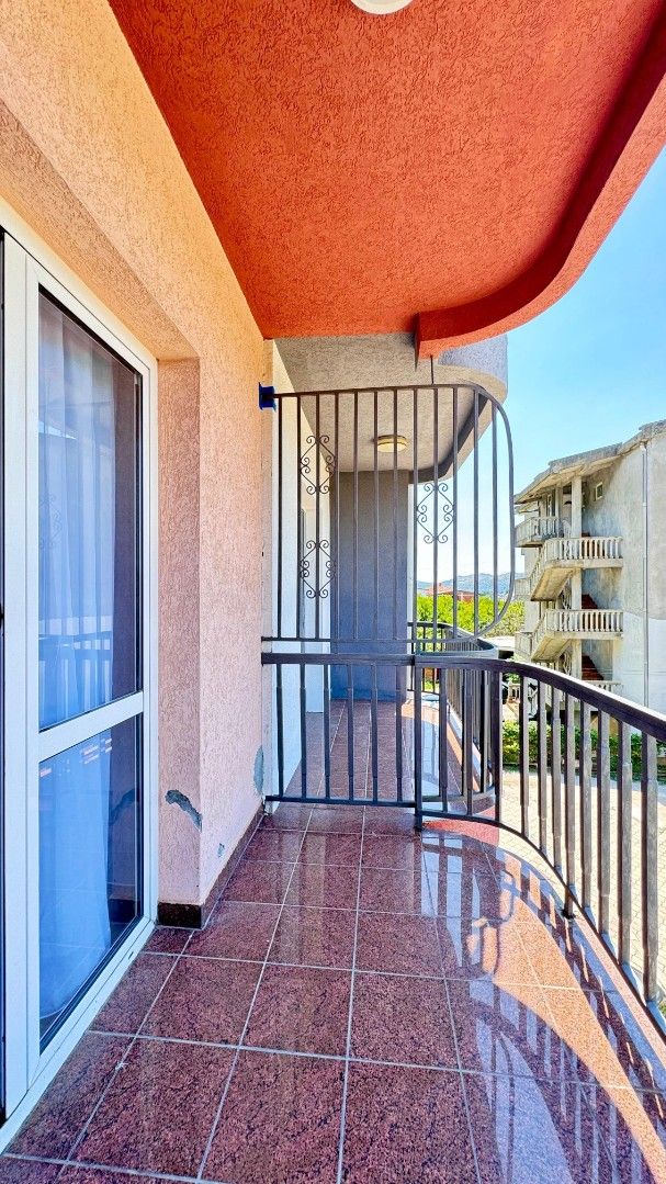 Flat in Bar, Montenegro, 105 m² - picture 8