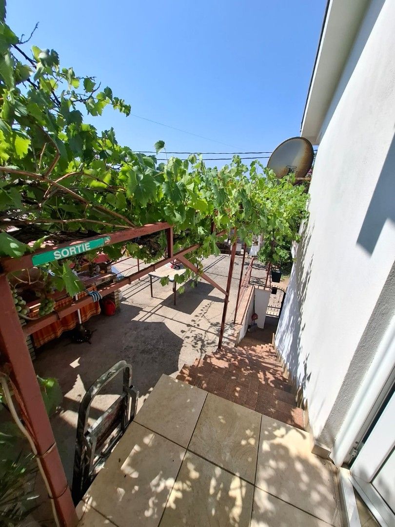 Casa en Dobra Voda, Montenegro, 115 m² - imagen 17