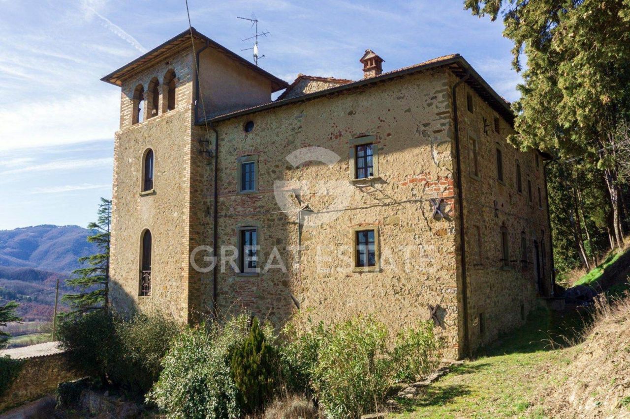 Maison à Citta di Castello, Italie, 1 275 m² - image 1