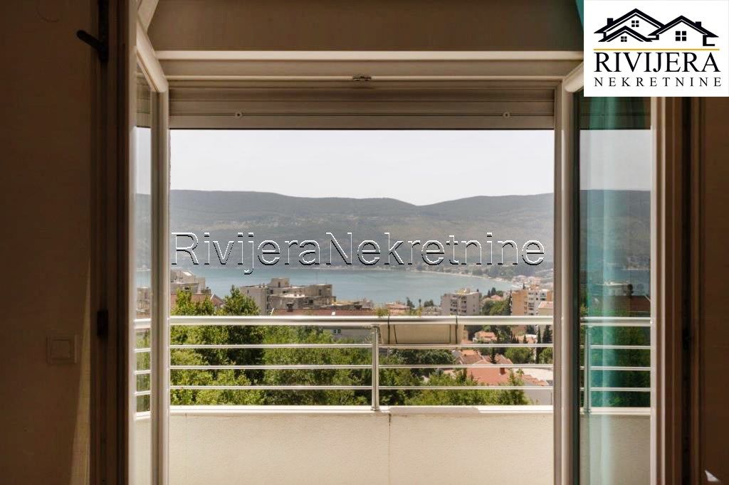 Wohnung in Herceg-Novi, Montenegro, 74 m² - Foto 1