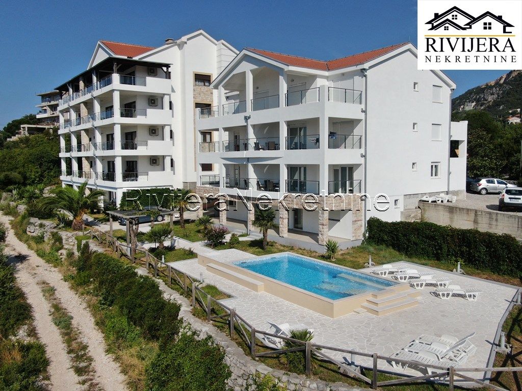 Flat in Herceg-Novi, Montenegro, 149 m² - picture 3