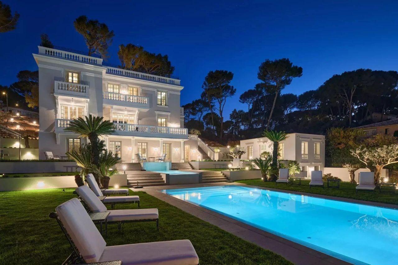 Villa en Cap d'Antibes, Francia, 412 m² - imagen 1