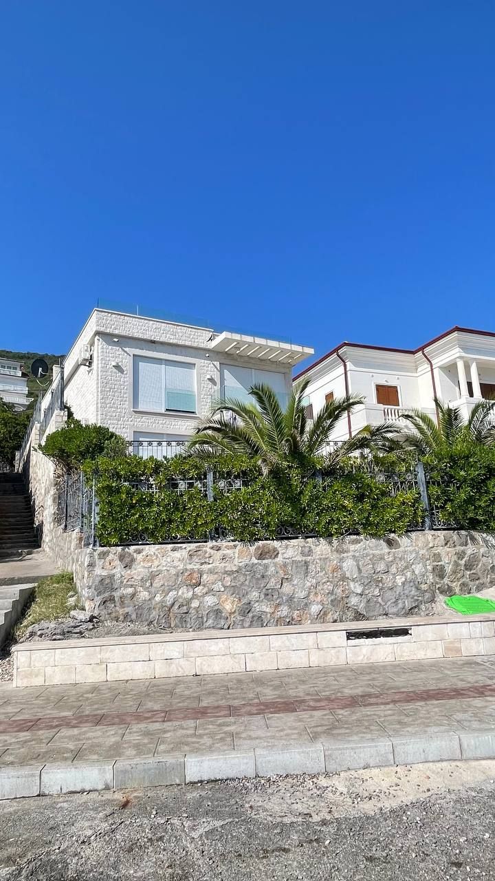 Villa in Krasici, Montenegro, 209 m² - Foto 2