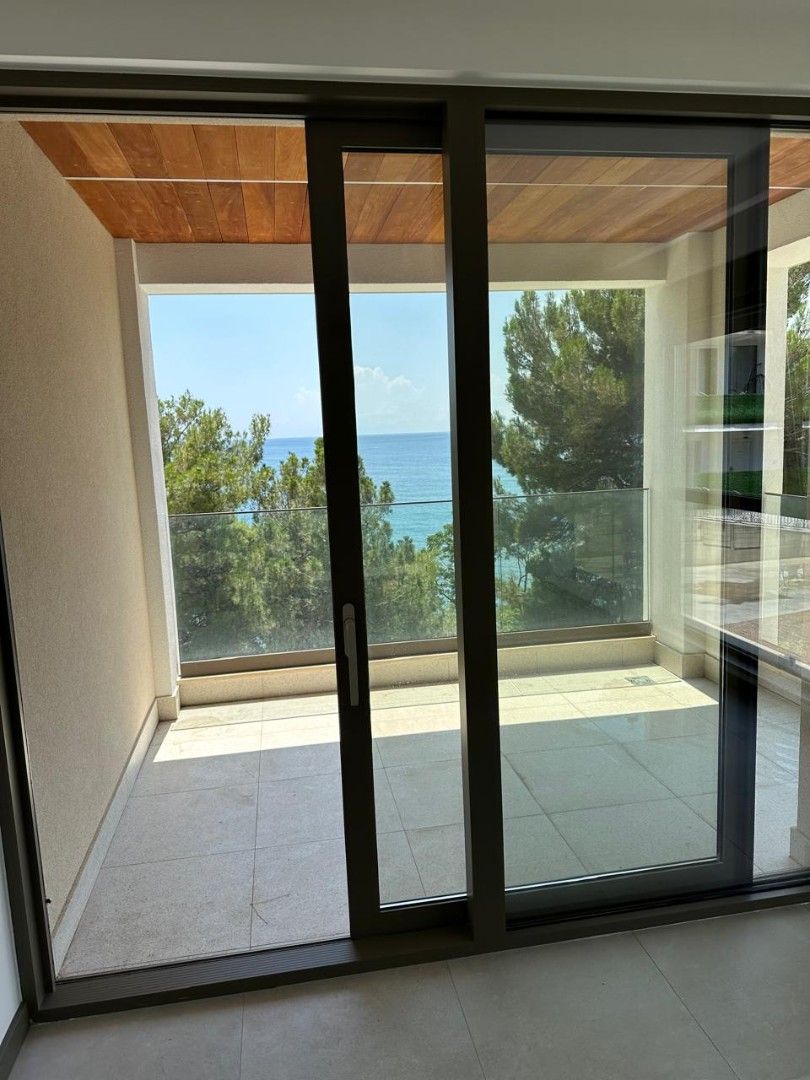 Flat in Bar, Montenegro, 51 m² - picture 2