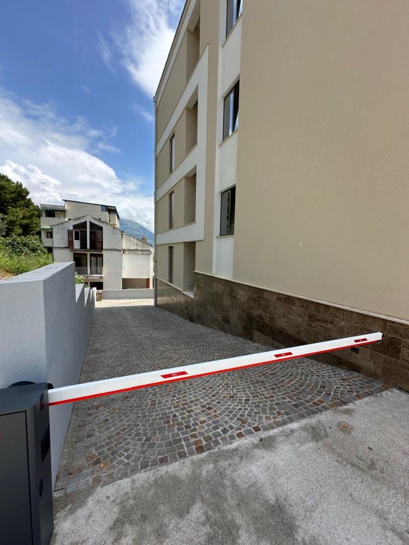 Flat in Bar, Montenegro, 51 m² - picture 9