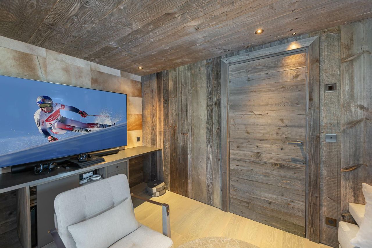 Chalet à Courchevel, France, 320 m² - image 7