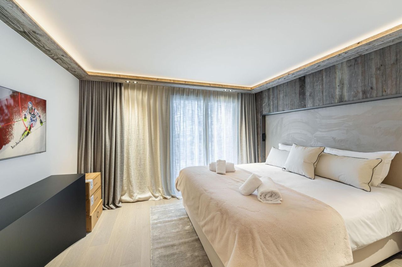 Chalet à Courchevel, France, 320 m² - image 15