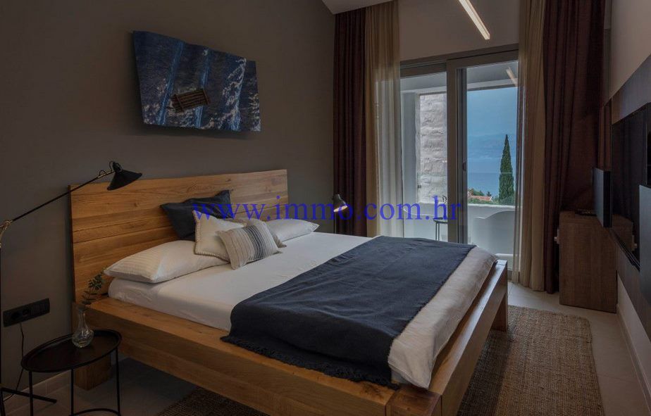 Villa on Brac, Croatia, 350 m² - picture 8