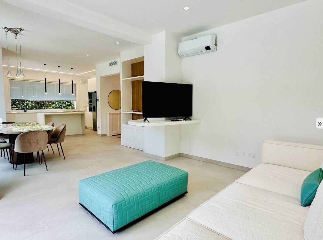 Villa in Marina di Pietrasanta, Italy, 226 m² - picture 9