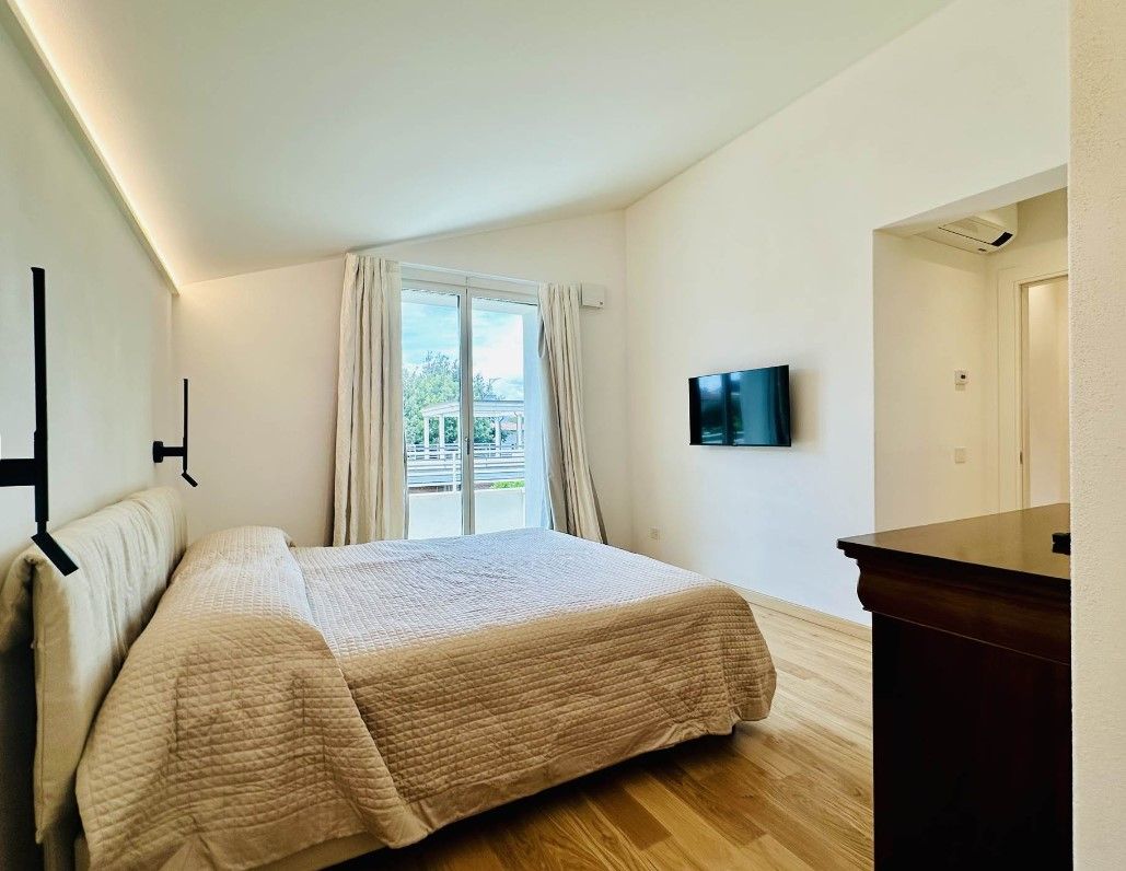 Villa in Marina di Pietrasanta, Italy, 226 m² - picture 16