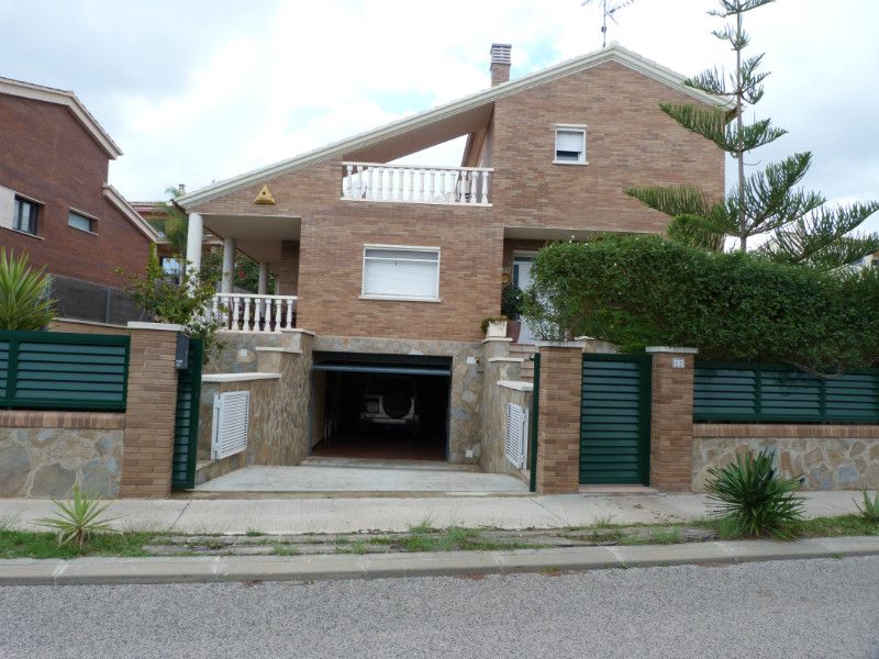 Chalet in Calafell, Spain, 250 m² - picture 2