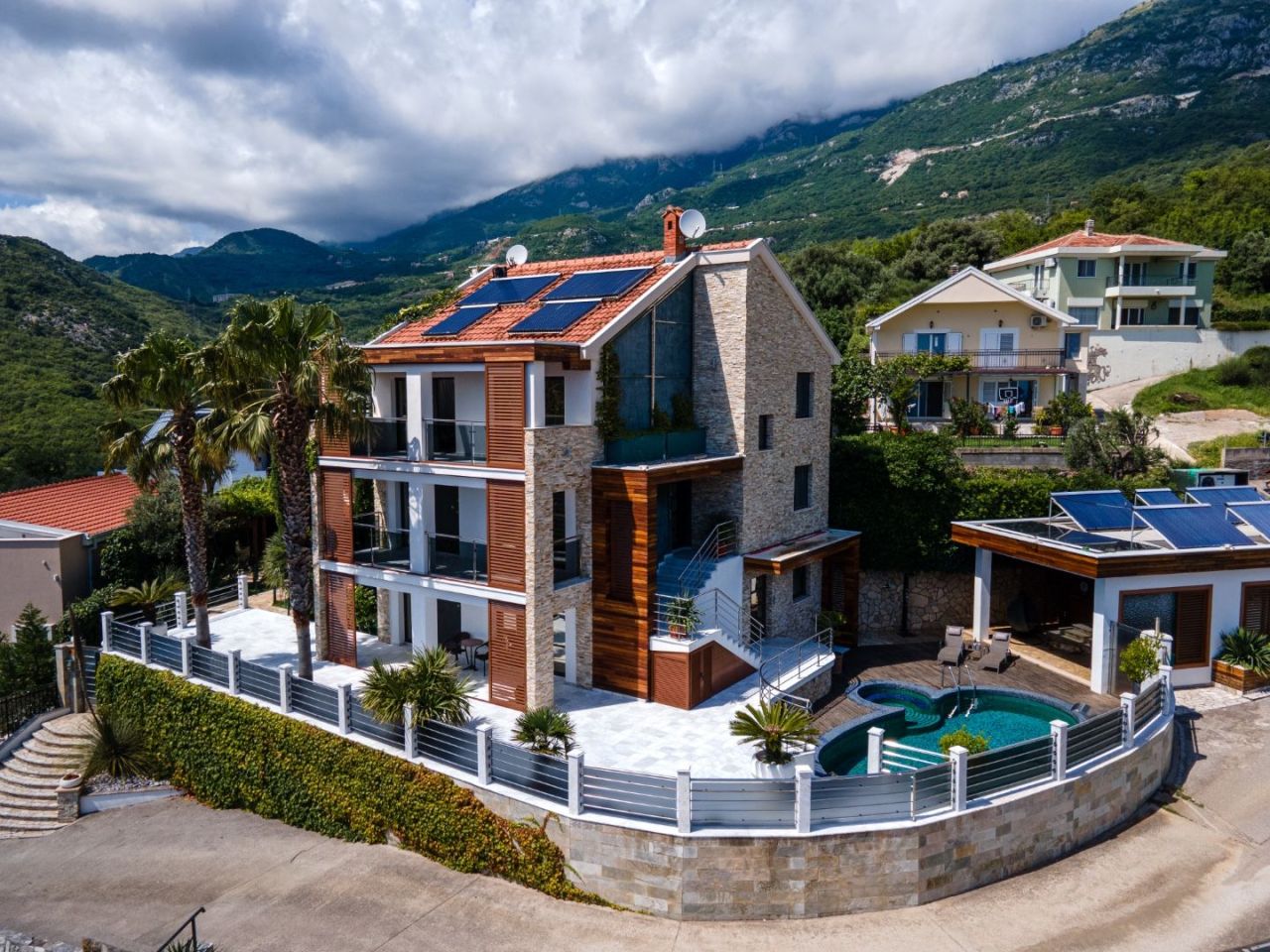 Hotel in Becici, Montenegro, 435 m² - Foto 1