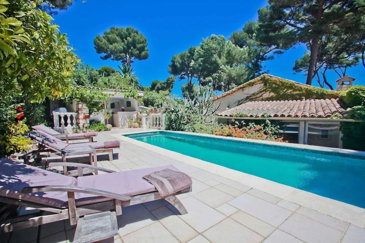 Villa en Antibes, Francia, 200 m² - imagen 1