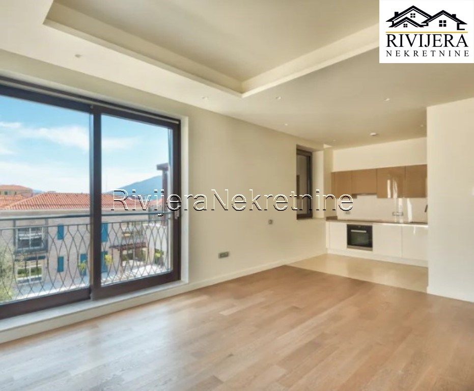 Flat in Herceg-Novi, Montenegro, 104.1 m² - picture 3