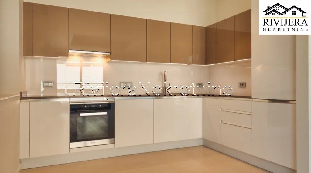 Flat in Herceg-Novi, Montenegro, 104.1 m² - picture 7