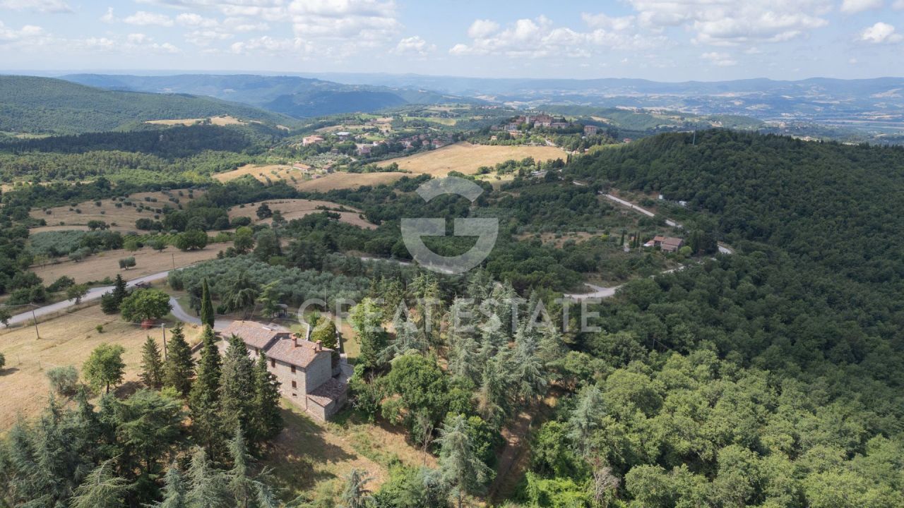 House in Montegabbione, Italy, 278.4 m² - picture 1