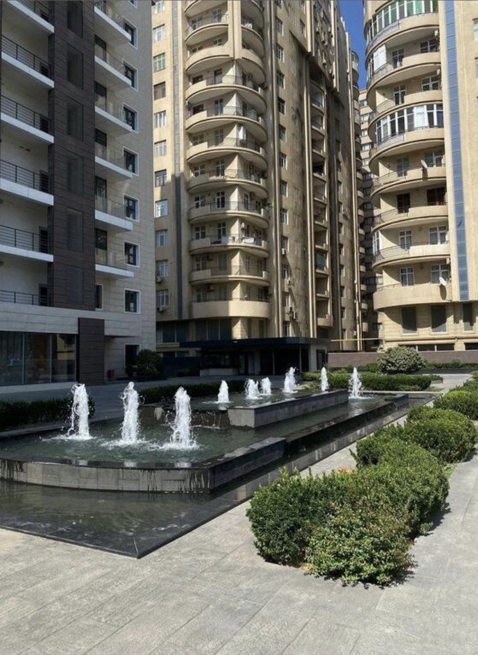 Flat in Baku, Azerbaijan, 140 m² - picture 1