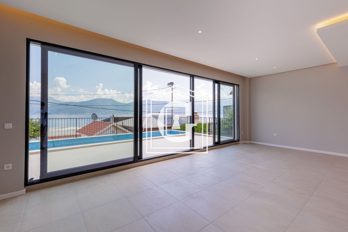 Villa in Krasici, Montenegro, 200 m² - Foto 2