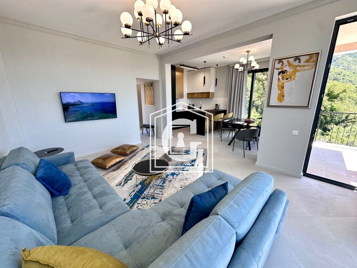 Townhouse a Budva, Montenegro, 220 m² - foto 2