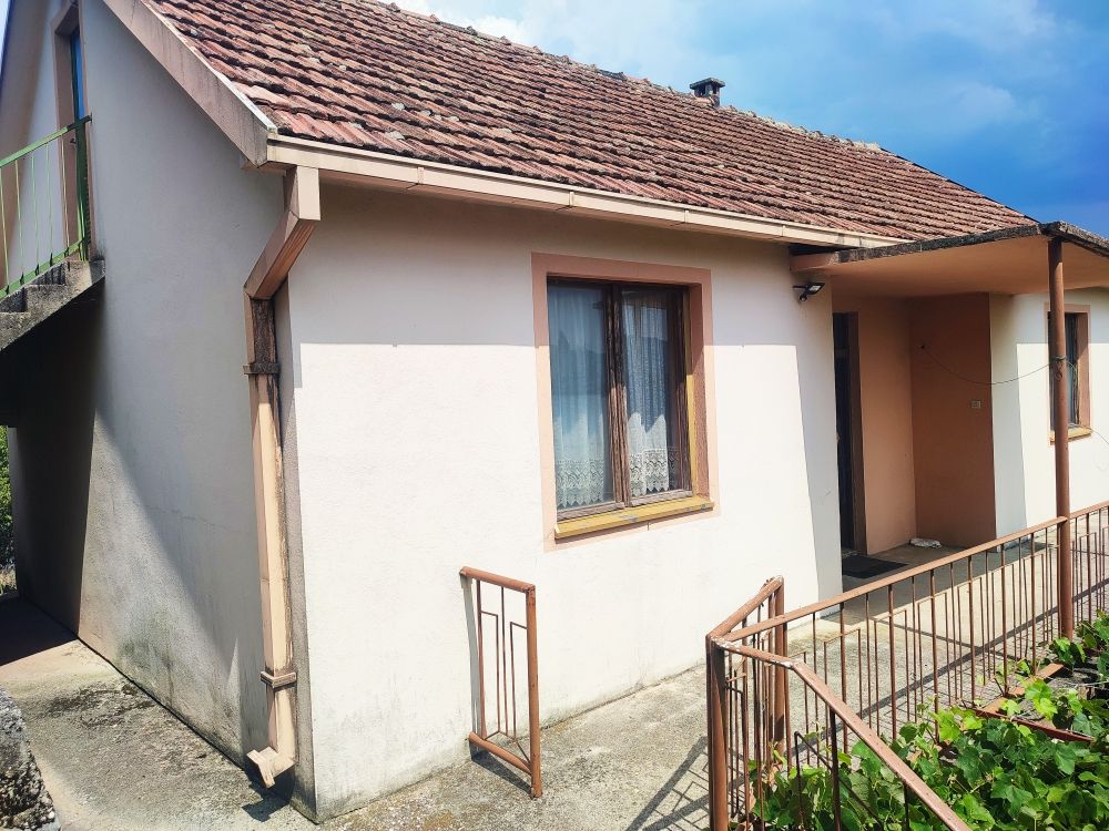 Maison à Nikšić, Monténégro, 150 m² - image 2