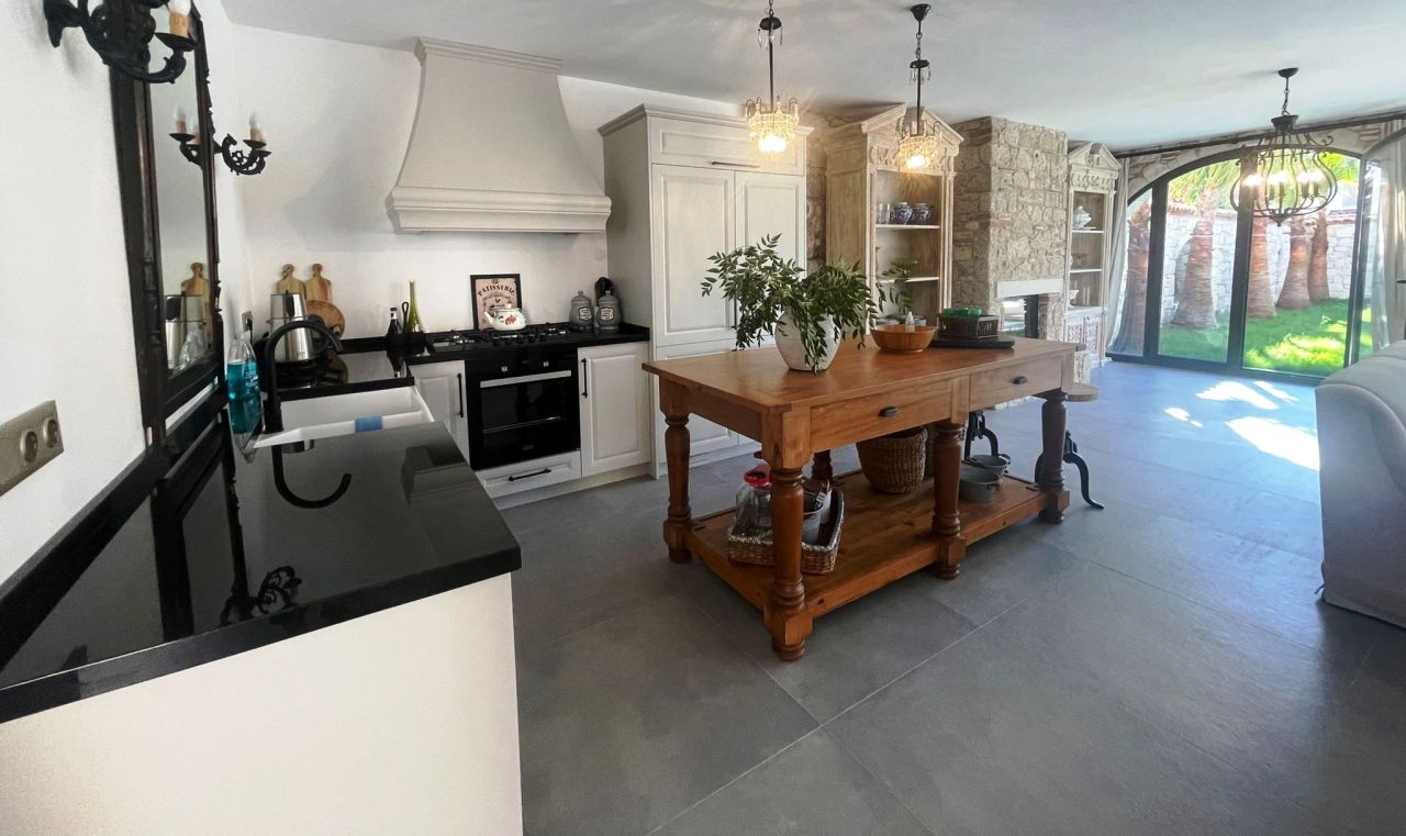 Villa in Cesme, Turkey, 200 m² - picture 11