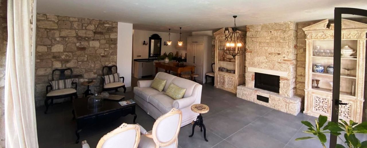 Villa in Cesme, Turkey, 200 m² - picture 8