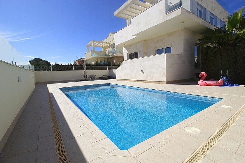 Villa à Orihuela Costa, Espagne, 306 m² - image 1