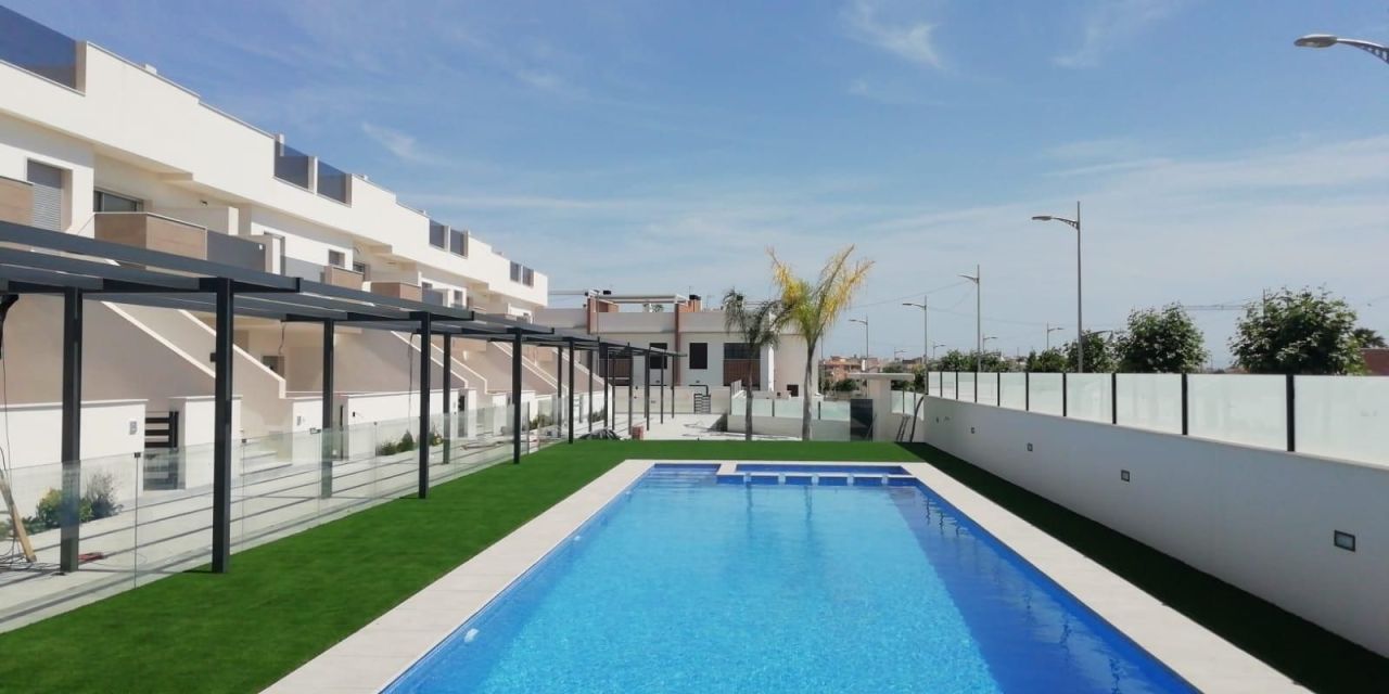 Bungalow en Pilar de la Horadada, España, 77 m² - imagen 1