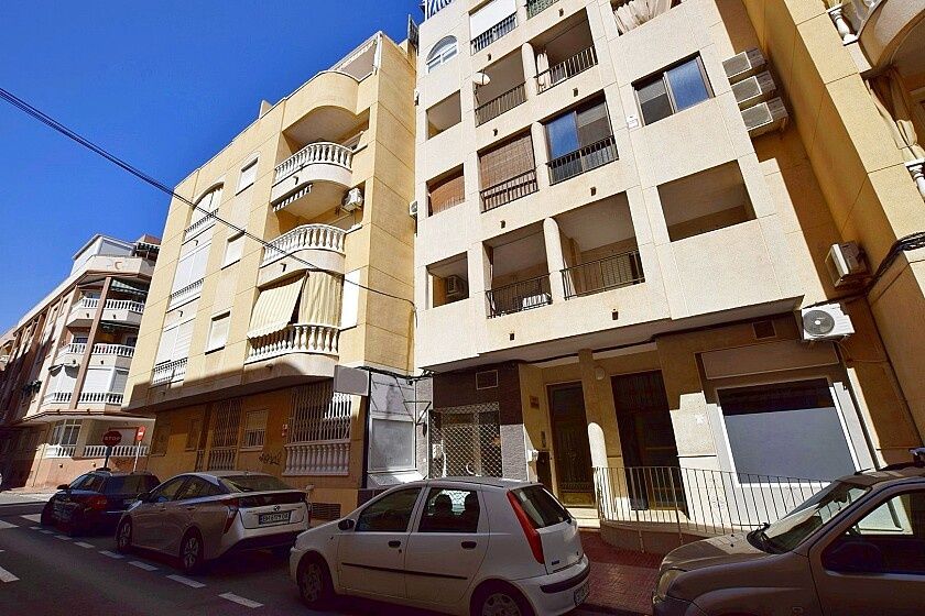 Commercial property in Torrevieja, Spain, 40 m² - picture 1